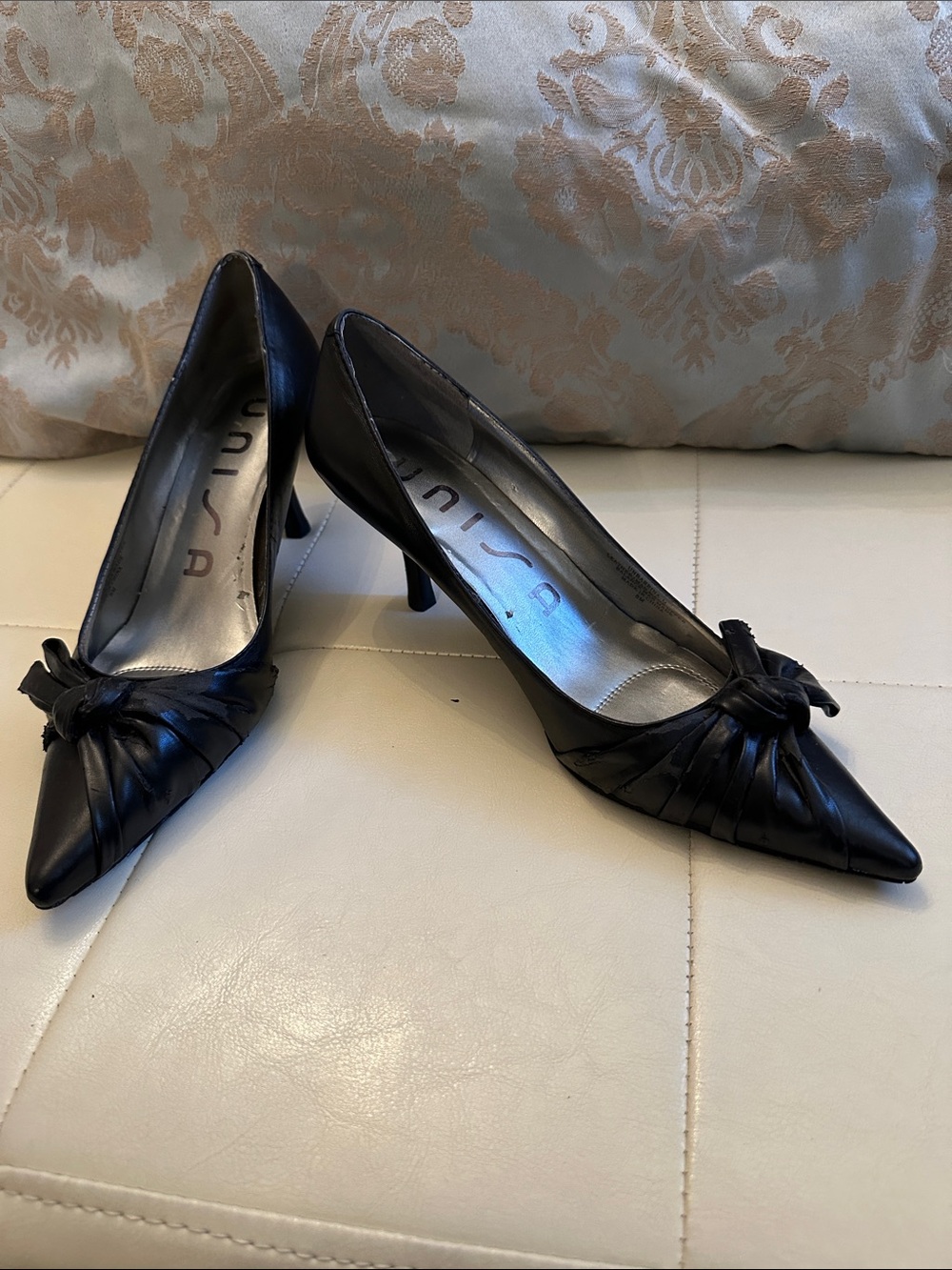 Unisa Black Pointed Knot-Accent Kitten Heels
